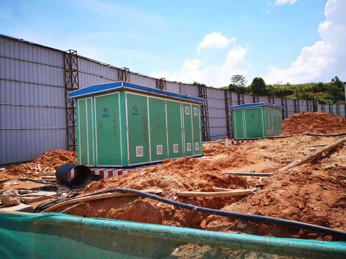 Instalação de transformador tipo caixa de estilo europeu na comunidade de Guangxi